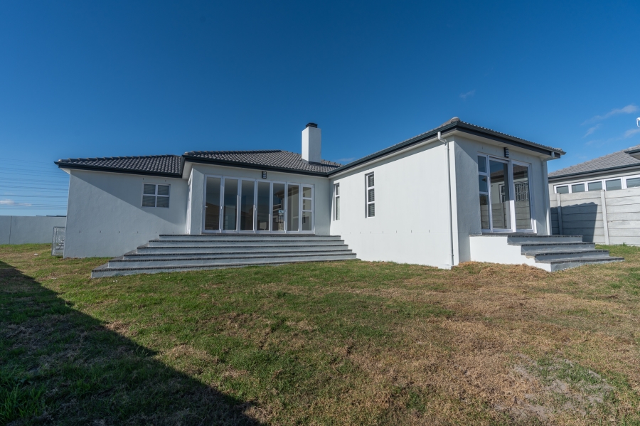 4 Bedroom Property for Sale in Haasendal Western Cape